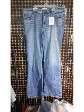 BKE Payton Bootcut Jeans Women’s Mid Rise Stretch Denim NWT